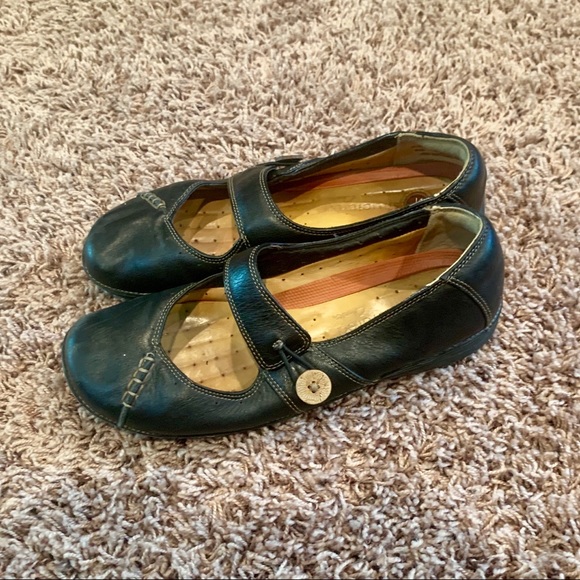 clarks blue flats